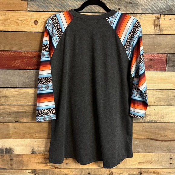 Play Me Some Koe Gray Aztec Print Raglan 3/4 Sleeve Top Size Large - Picture 2 of 8